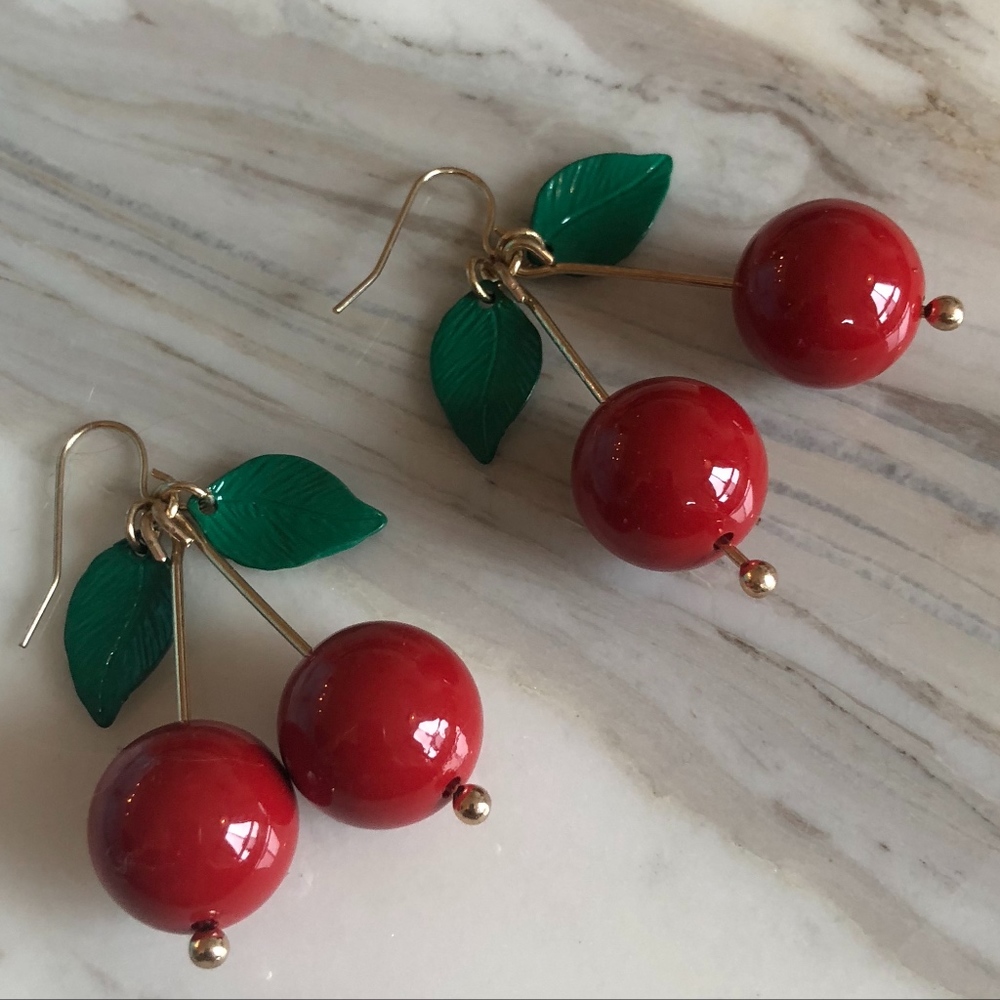 NWOT ADORABLE cherry dangle  earrings